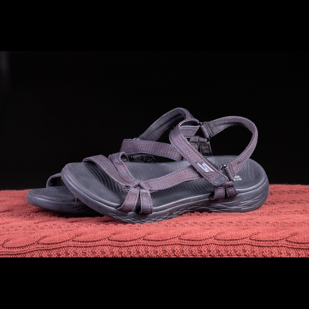 Skechers Goga Max Sandals